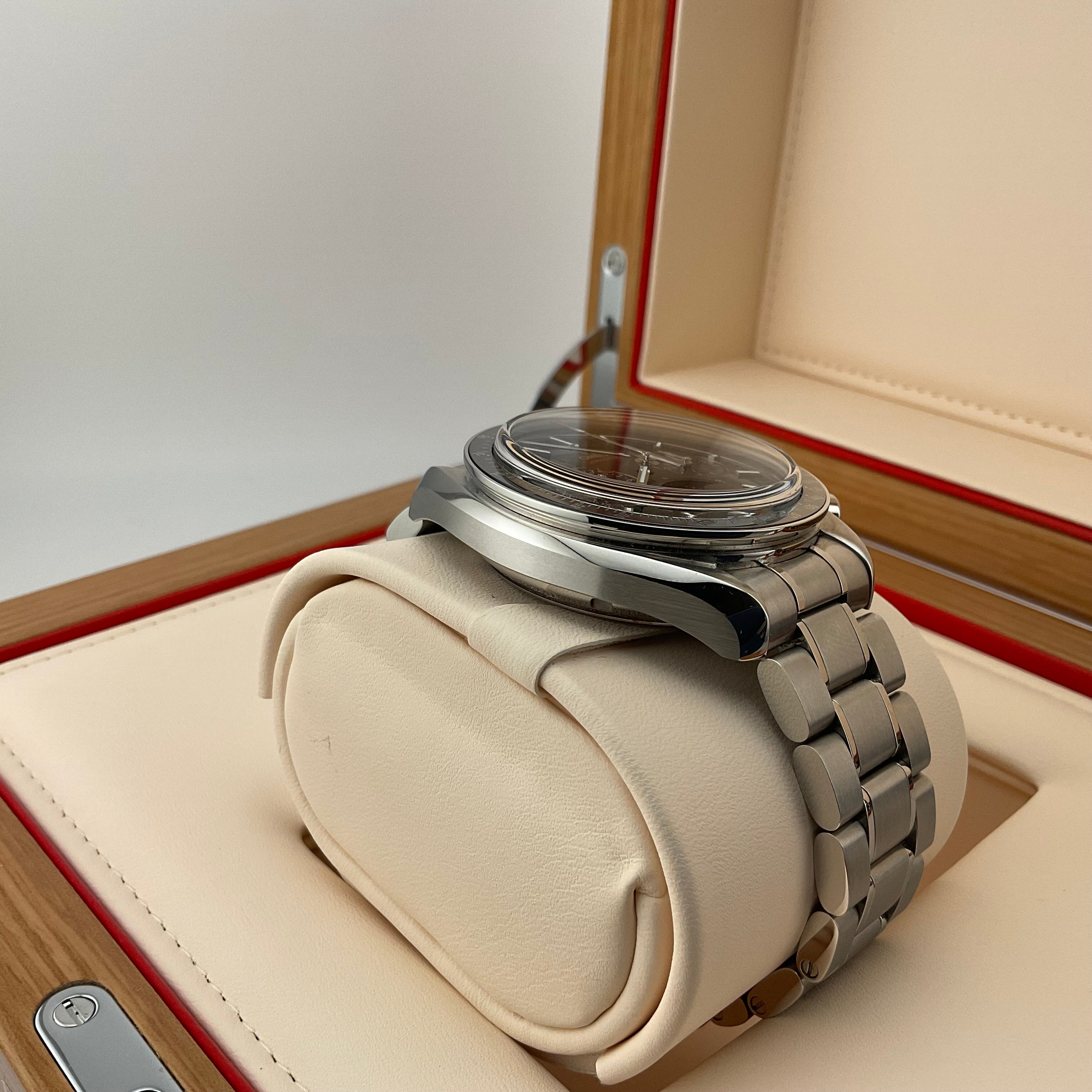 Omega Speedmaster Moonphase | 304.30.44.52.01.001 | 2022