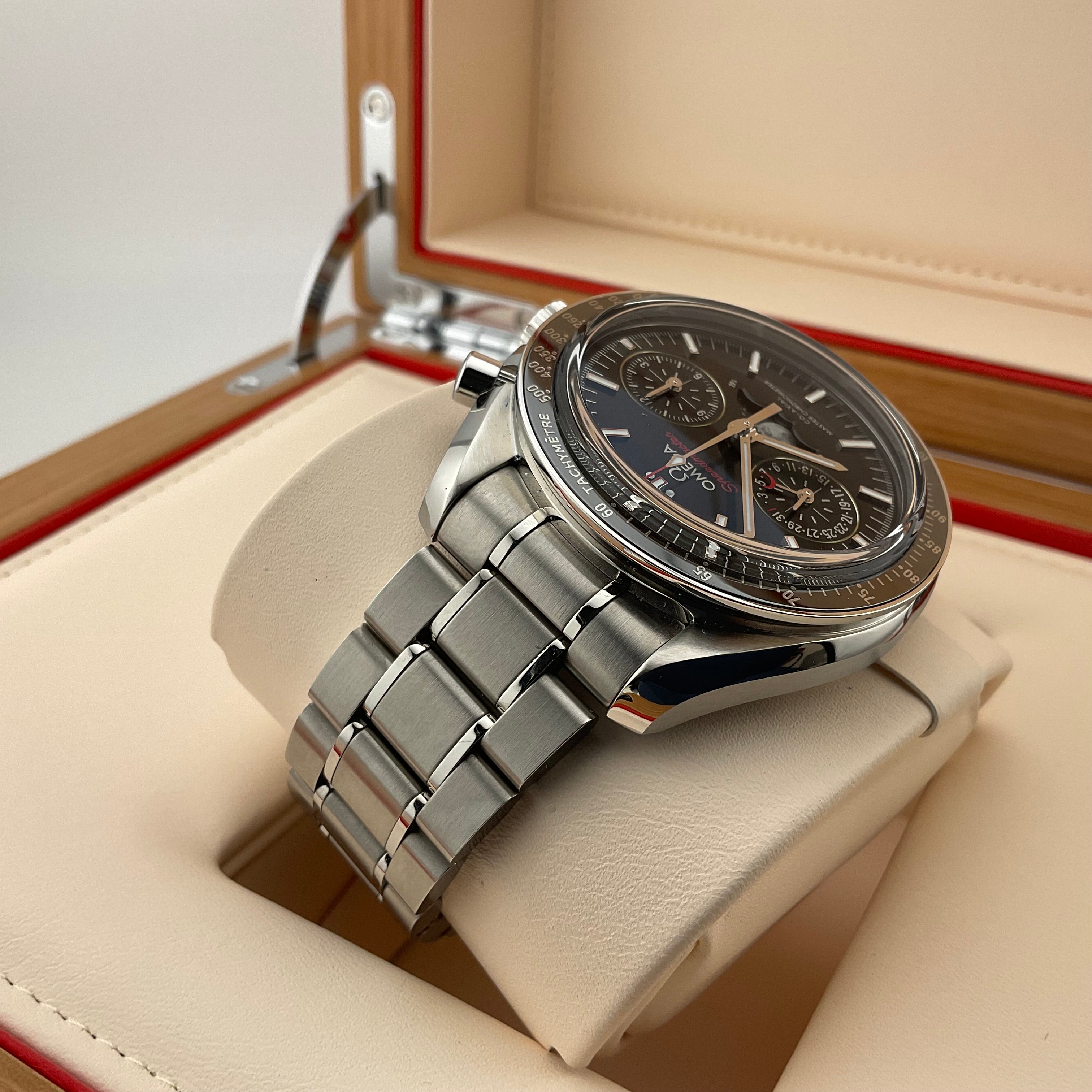 Omega Speedmaster Moonphase | 304.30.44.52.01.001 | 2022