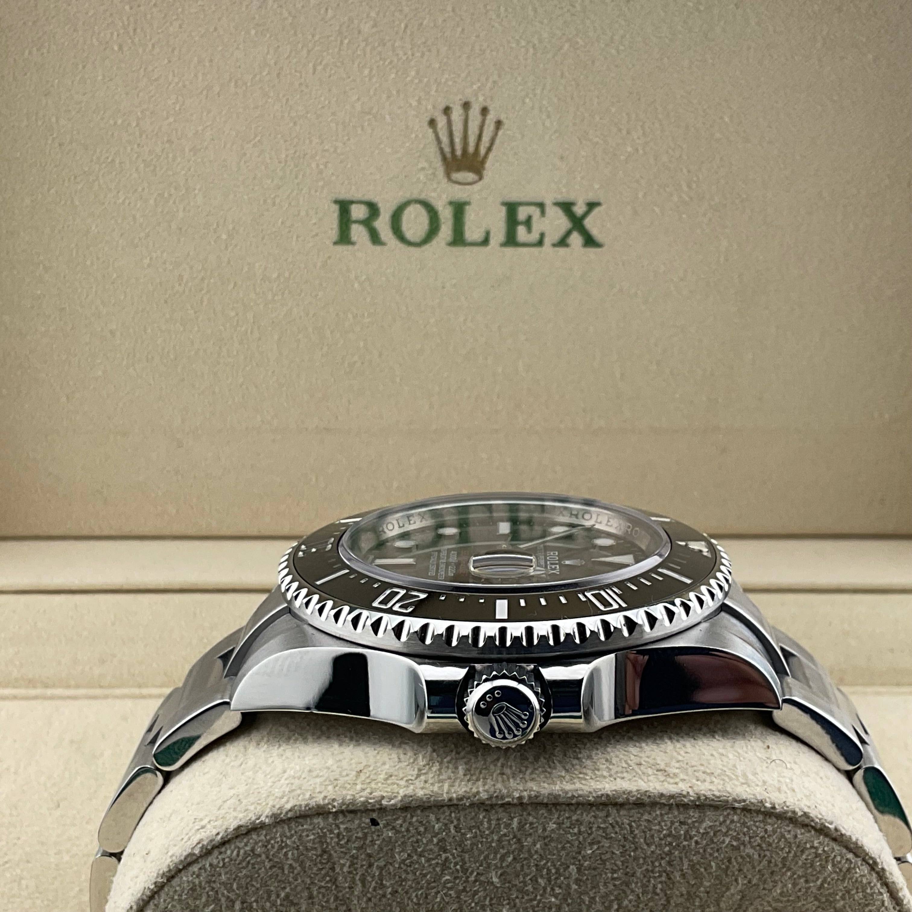 Rolex Seadweller Single Red | 126600 | 2017 | Full Set