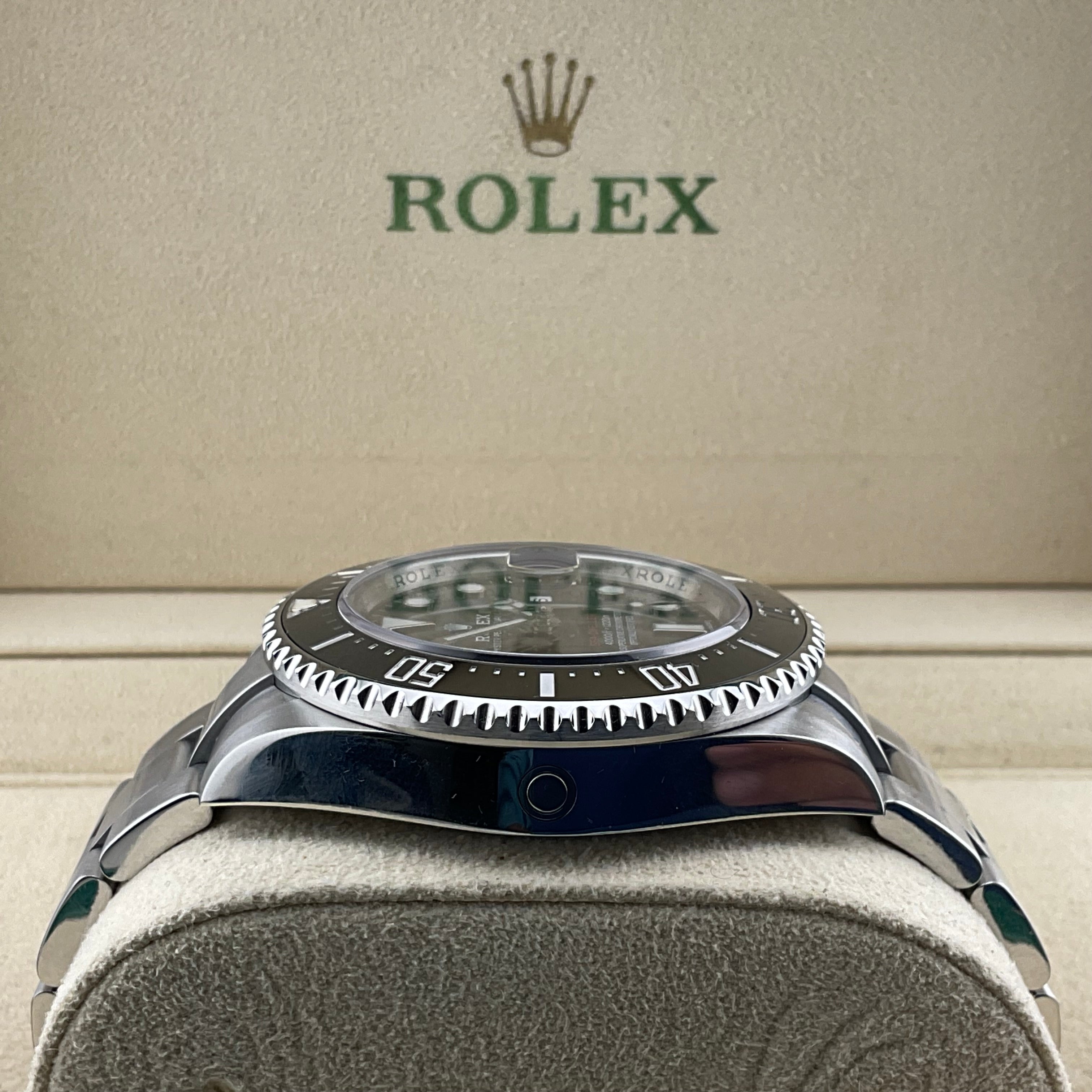 Rolex Seadweller Single Red | 126600 | 2017 | Full Set