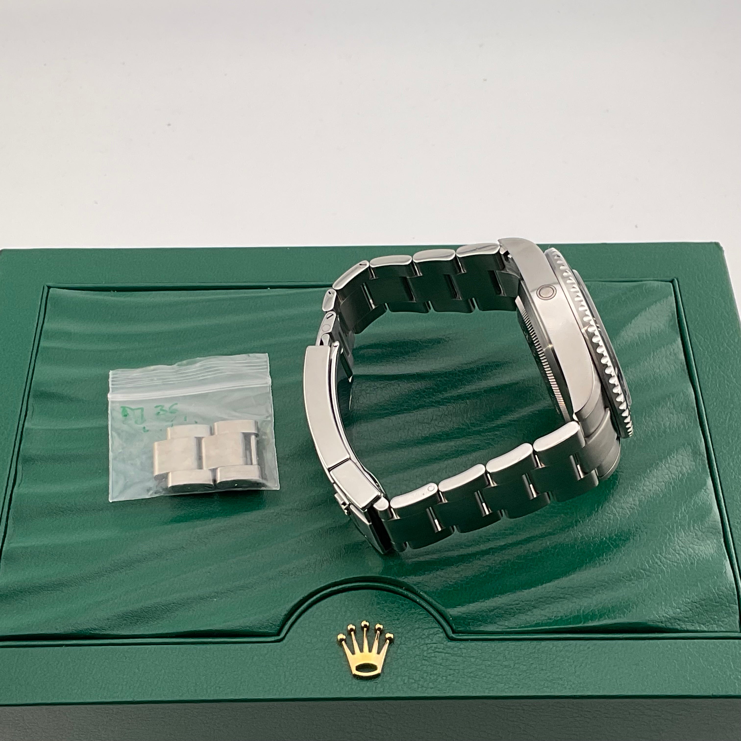 Rolex Seadweller Single Red | 126600 | 2017 | Full Set