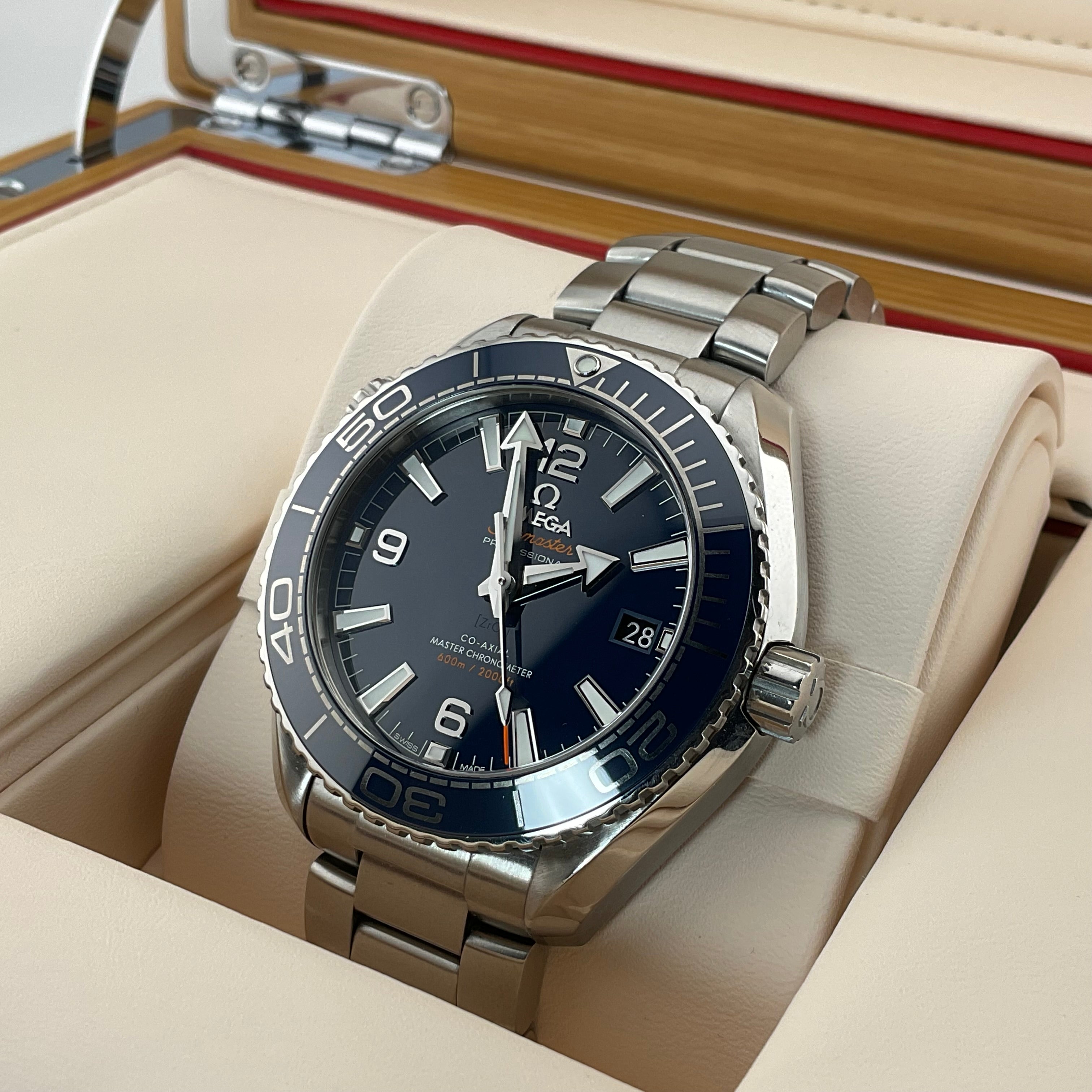 Omega Planet Ocean 600m | 215.30.40.20.03.001 | 2025 | full set