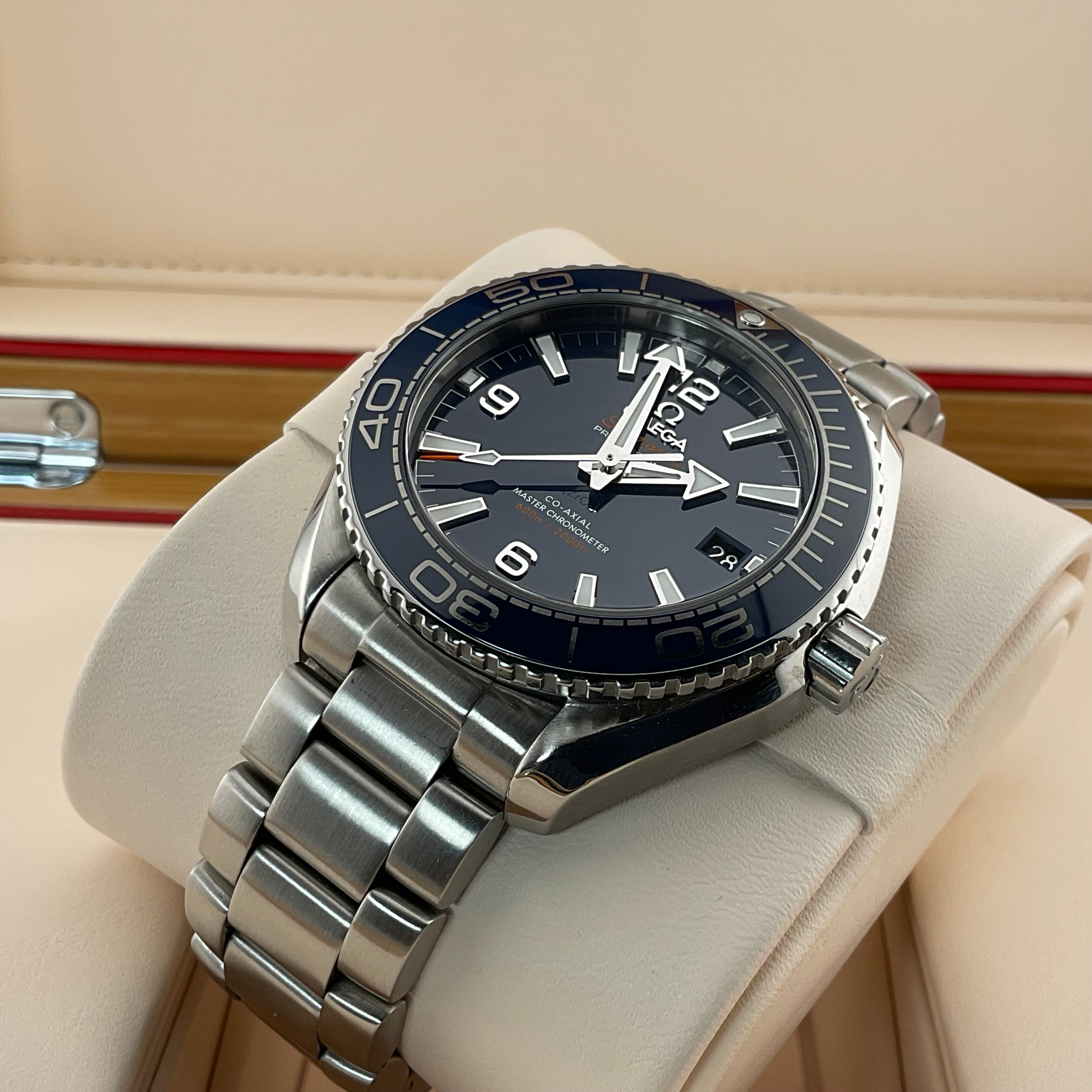 Omega Planet Ocean 600m | 215.30.40.20.03.001 | 2025 | full set