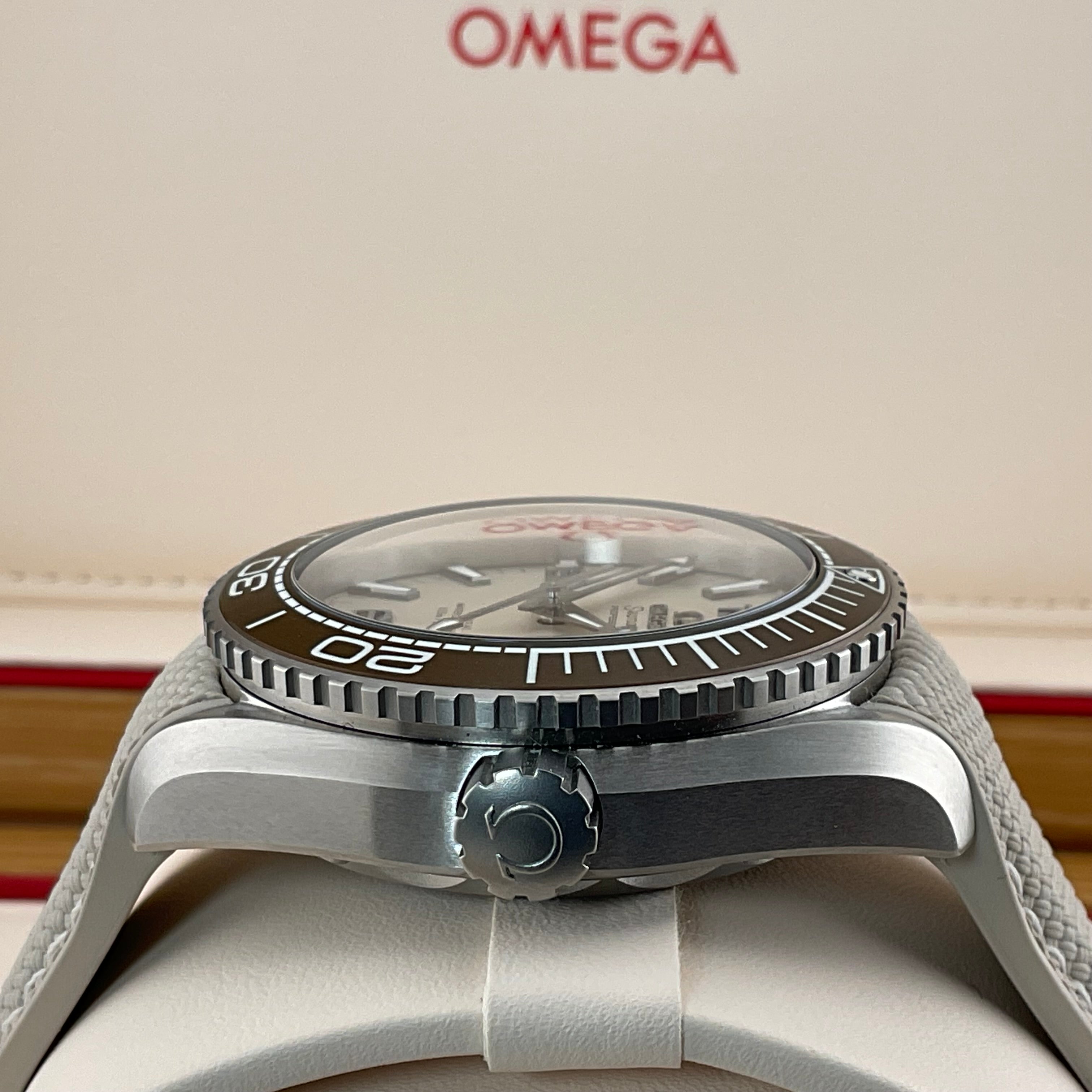 Omega Planet Ocean 600m | 215.32.44.21.09.001 | 2026 | full set