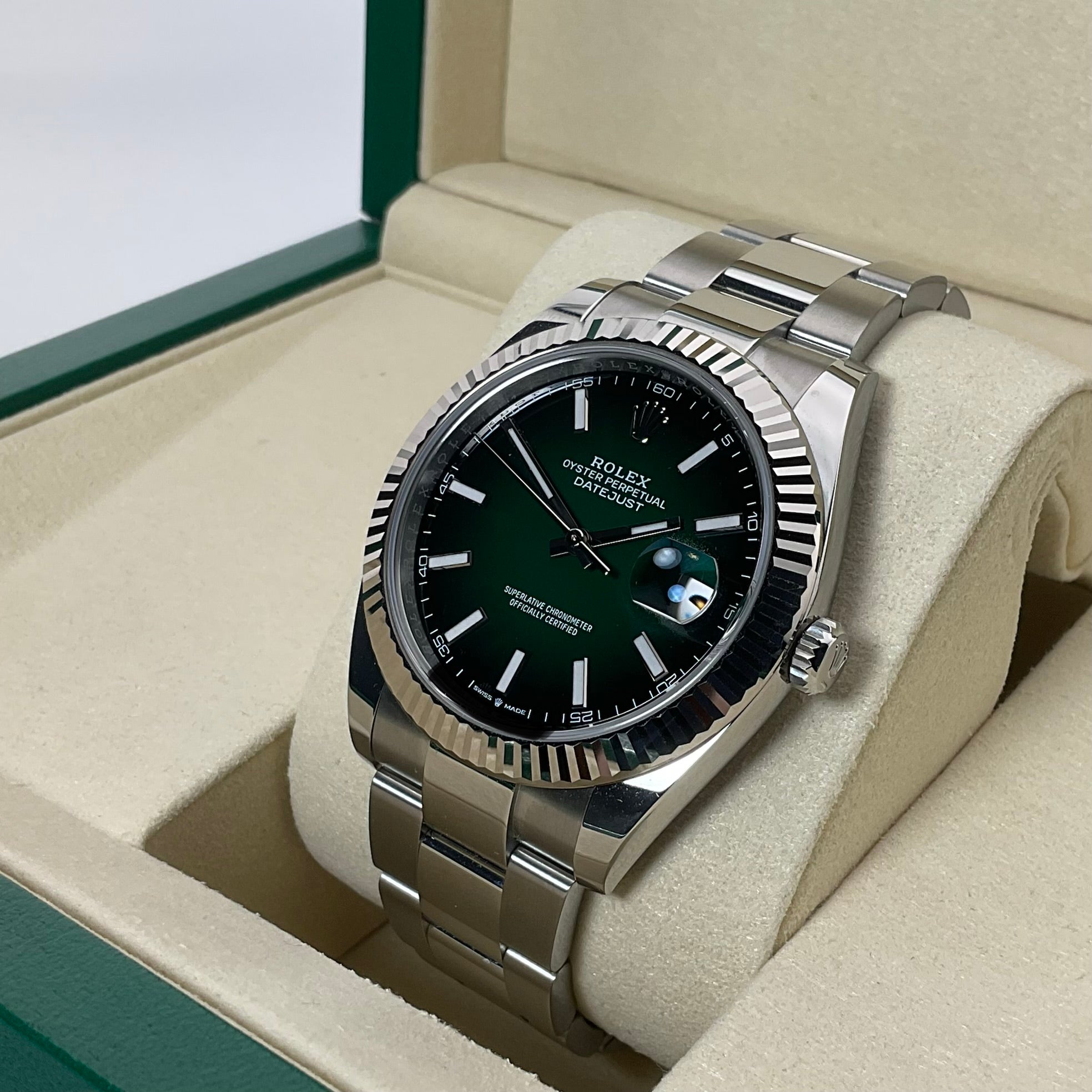 Rolex Datejust 41 | 126334 grün ombré oyster | 2026 | full set Ungetragen