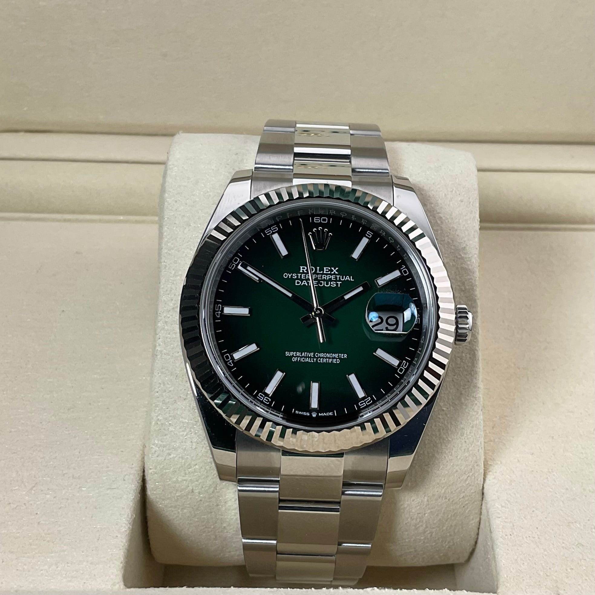 Rolex Datejust 41 | 126334 grün ombré oyster | 2026 | full set Ungetragen