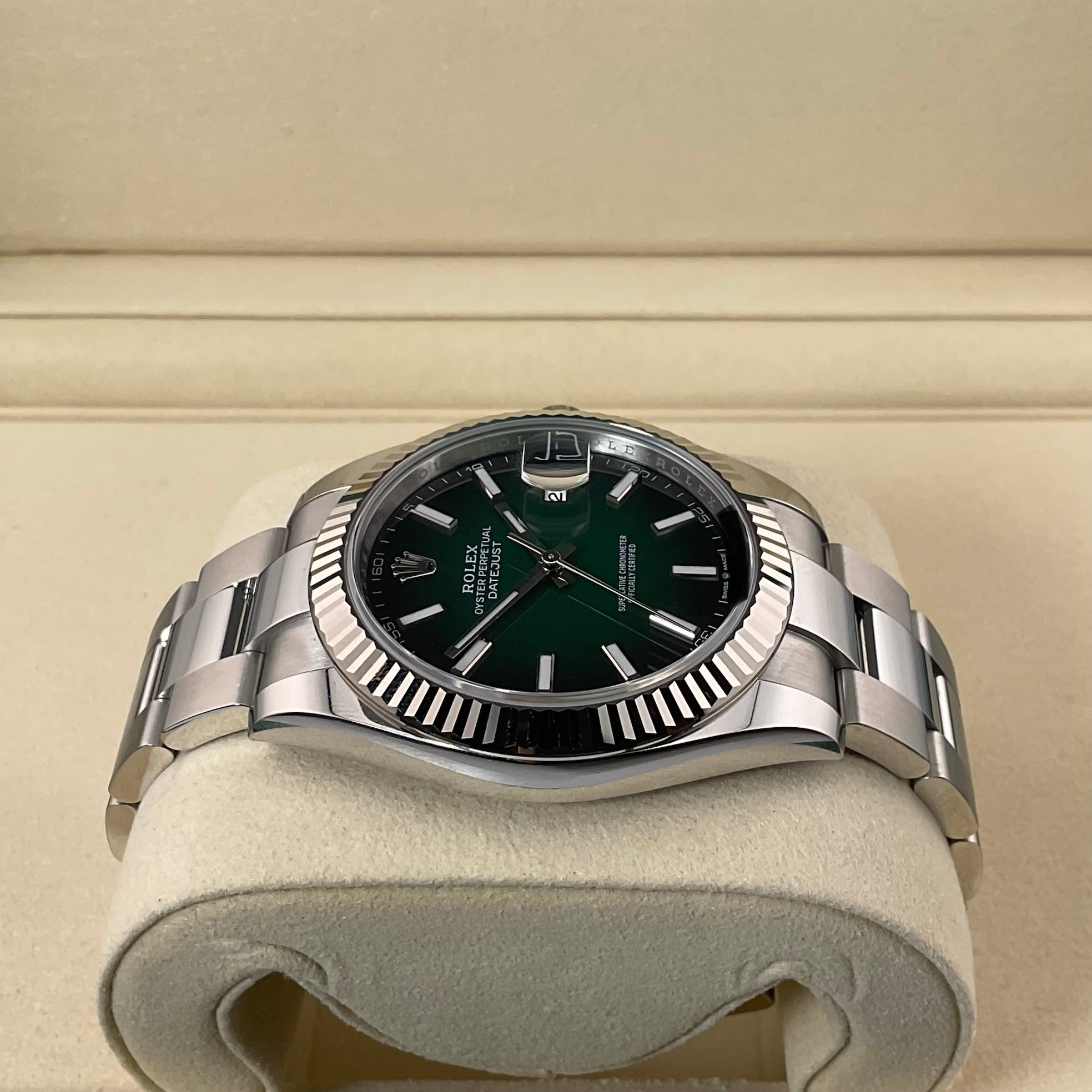 Rolex Datejust 41 | 126334 grün ombré oyster | 2026 | full set Ungetragen