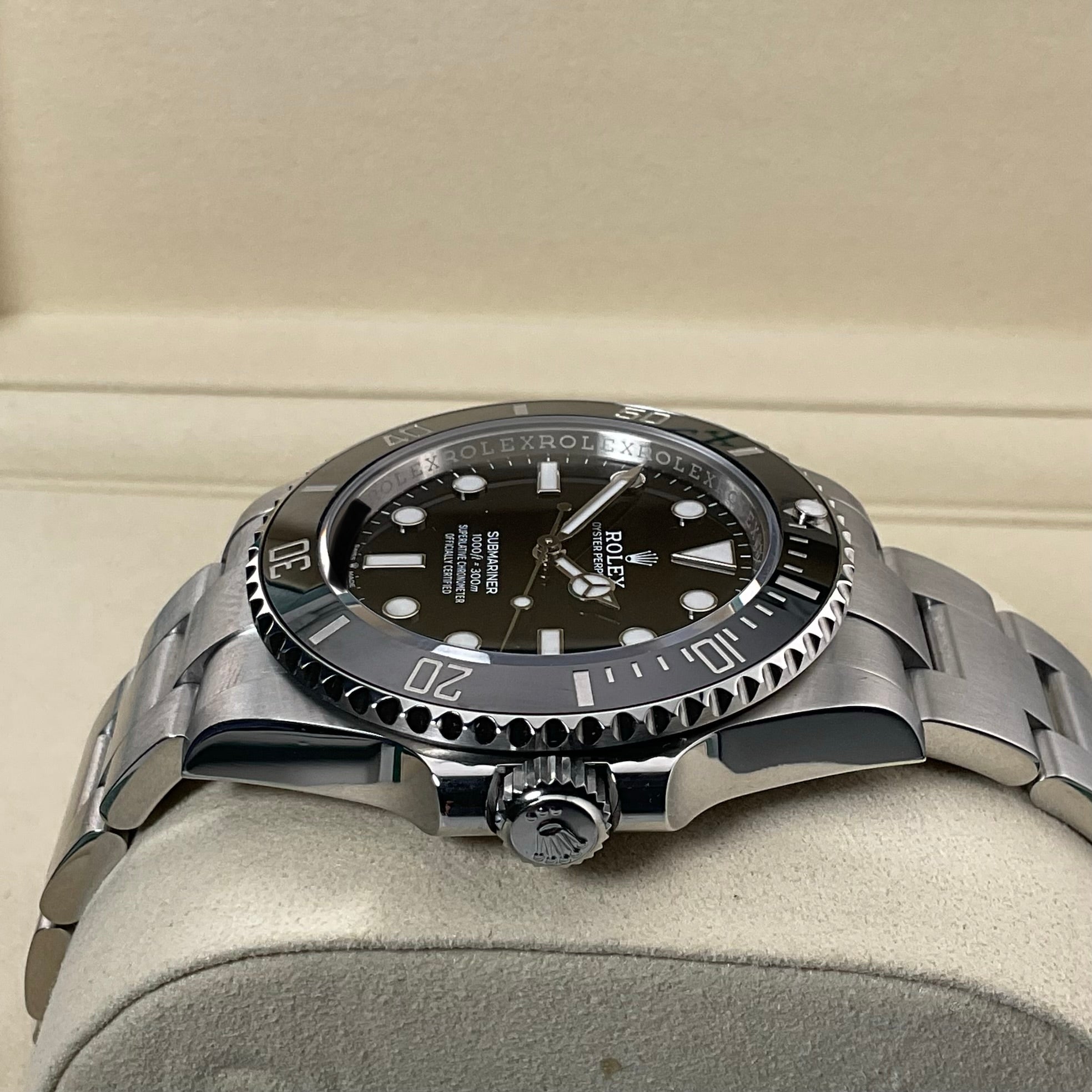 Rolex Submariner No Date | 124060 | 2025 | Full Set