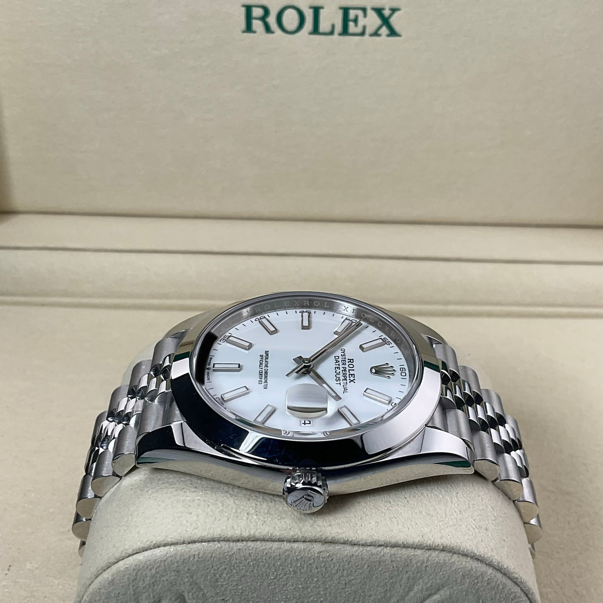 Rolex Datejust 41 | 126300 weiss jubilee | 2026 | full set ungetragen