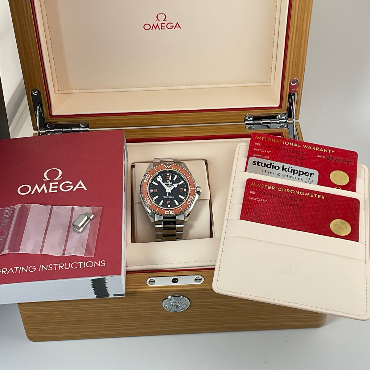 Omega Planet Ocean 600m | 217.30.42.21.01.003 | 2025 | full set