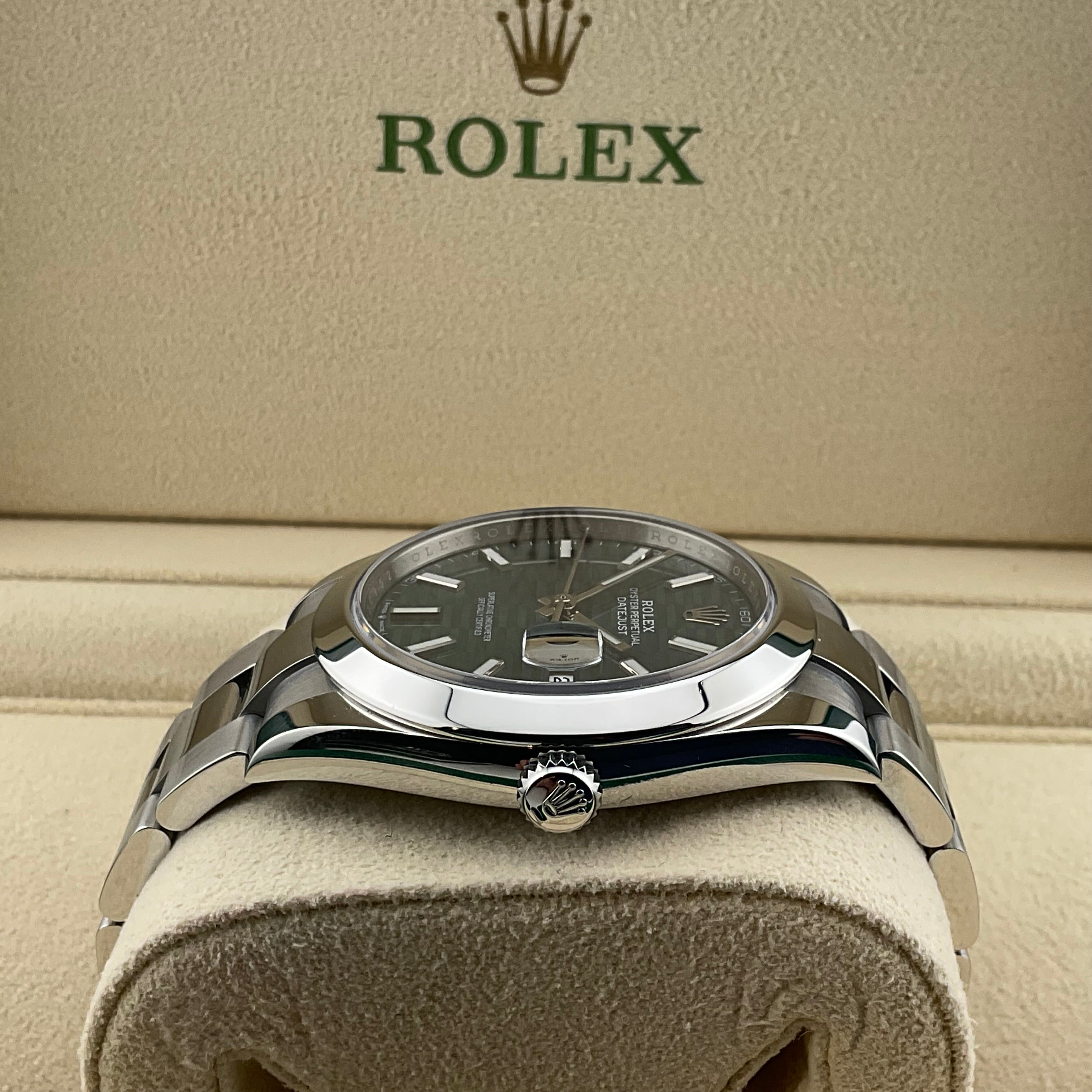 Rolex Datejust 41 | 126300 grün motif oyster | 2022 | full set