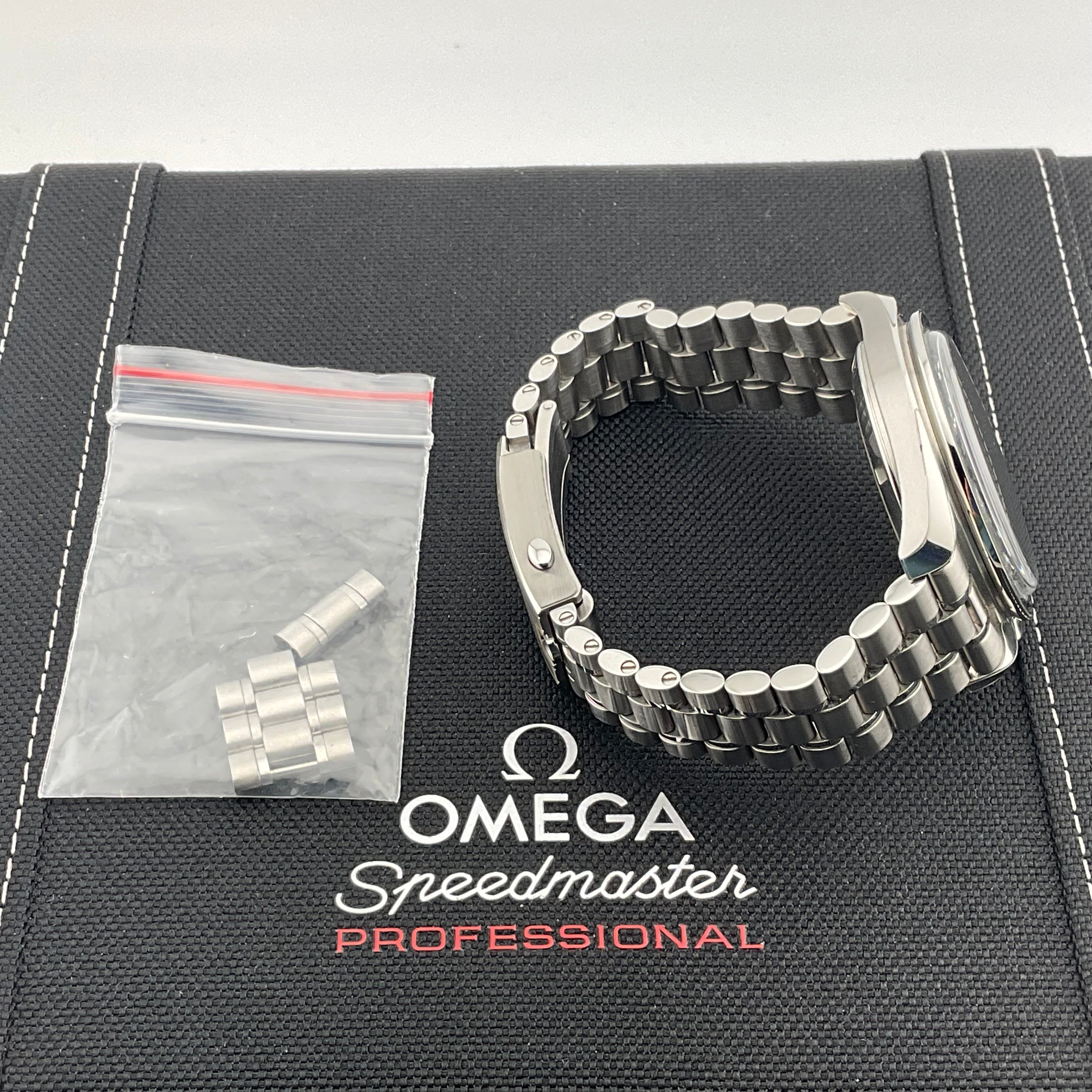 Omega Speedmaster Moonwatch Saphir | 310.30.42.50.01.002 | 2023