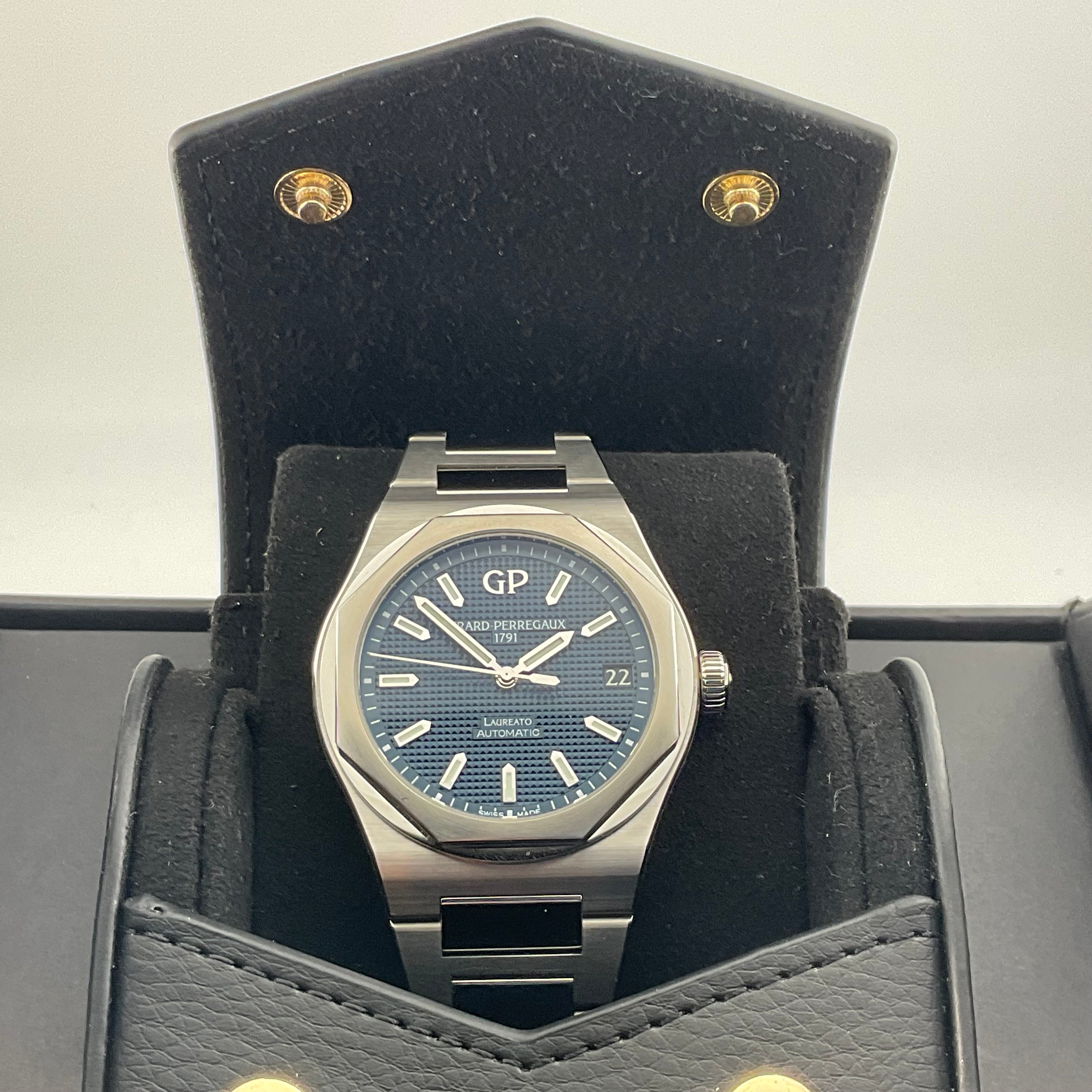 Girard Perregaux | Laureato 42 | 81010-11-431-11A | 2022 | Full