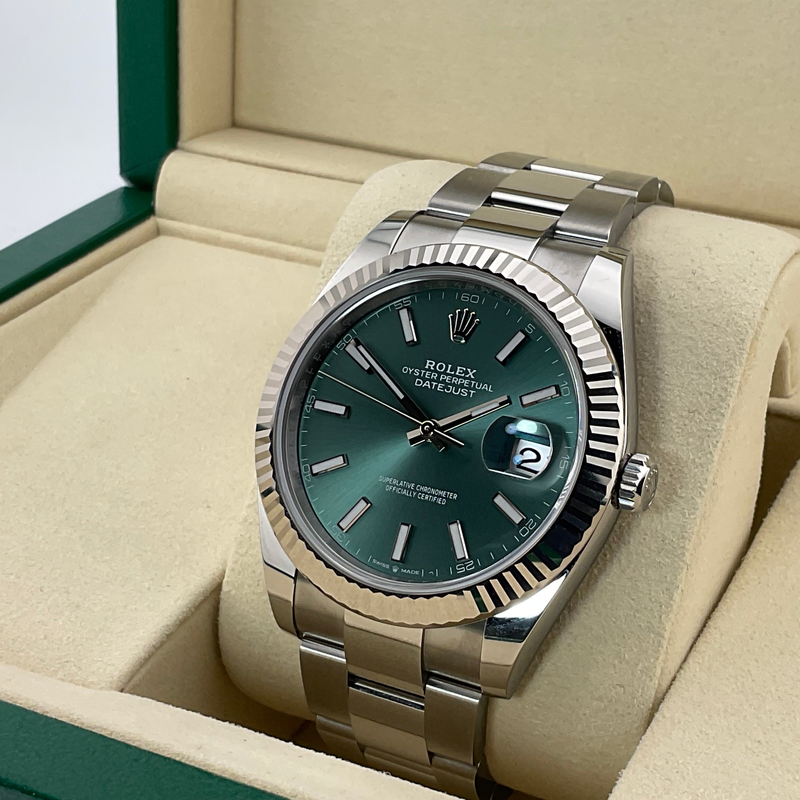 Rolex Datejust 41 | 126334 grün oyster | 2026 | full set Ungetragen