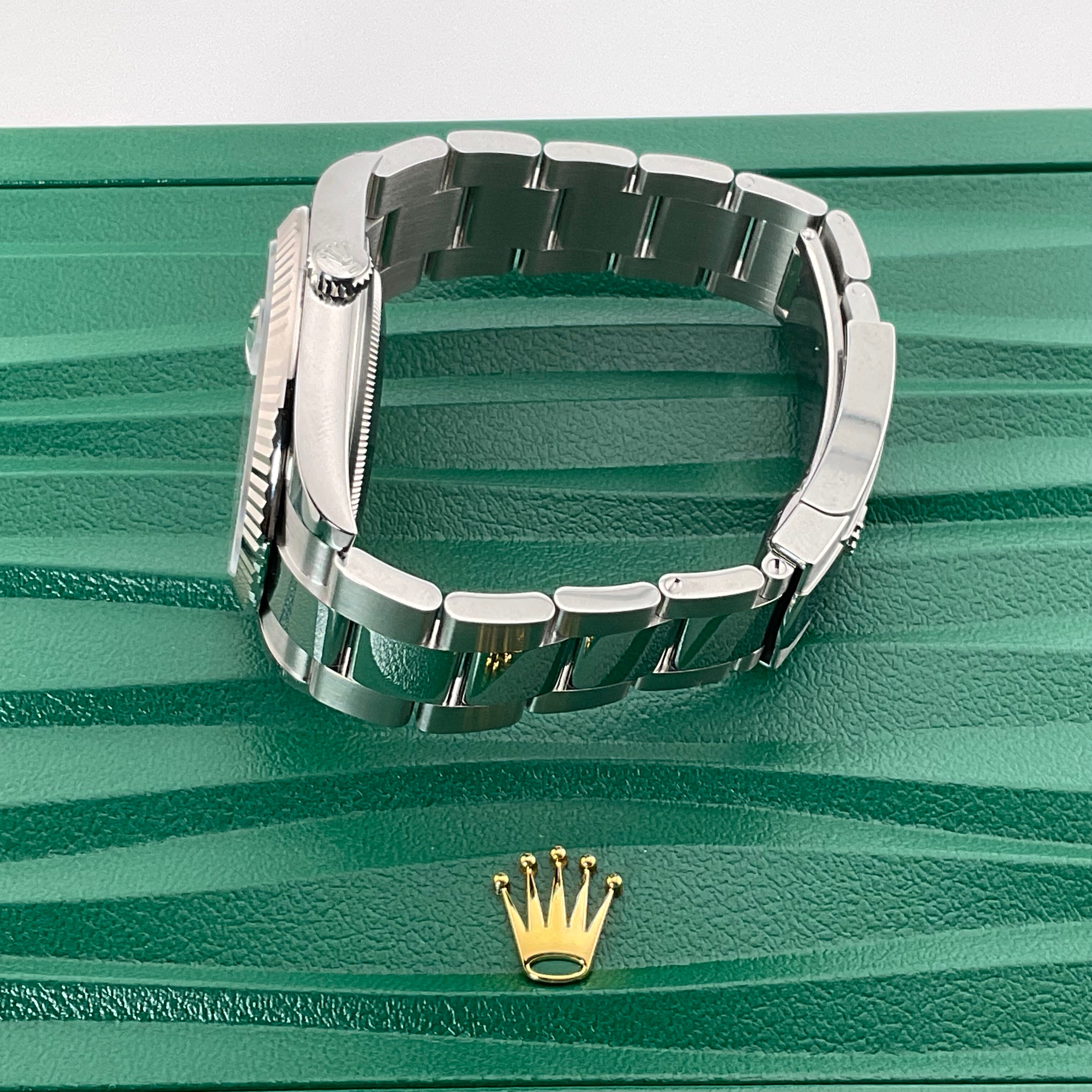 Rolex Datejust 41 | 126334 grün oyster | 2026 | full set Ungetragen