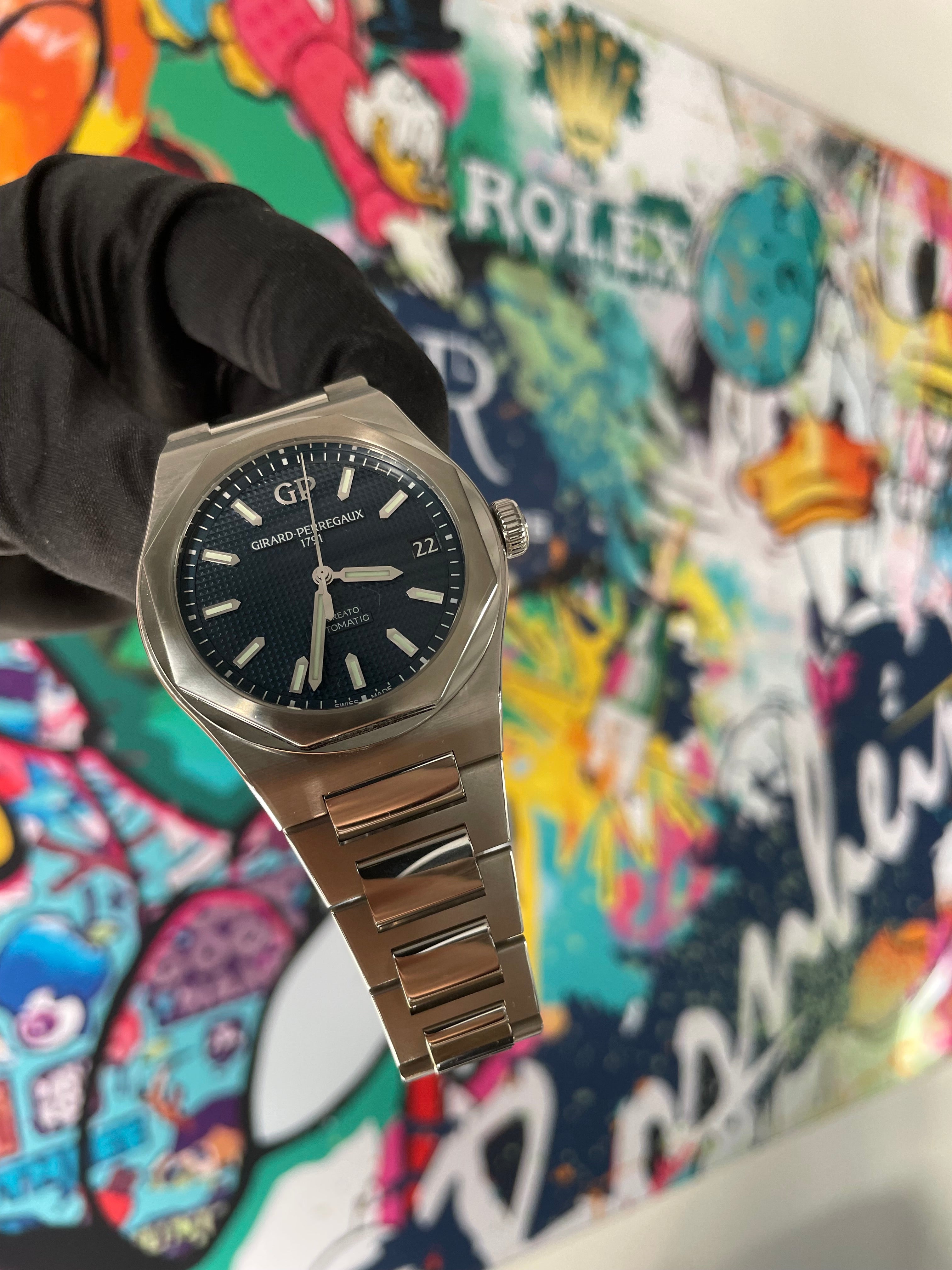 Girard Perregaux | Laureato 42 | 81010-11-431-11A | 2022 | Full