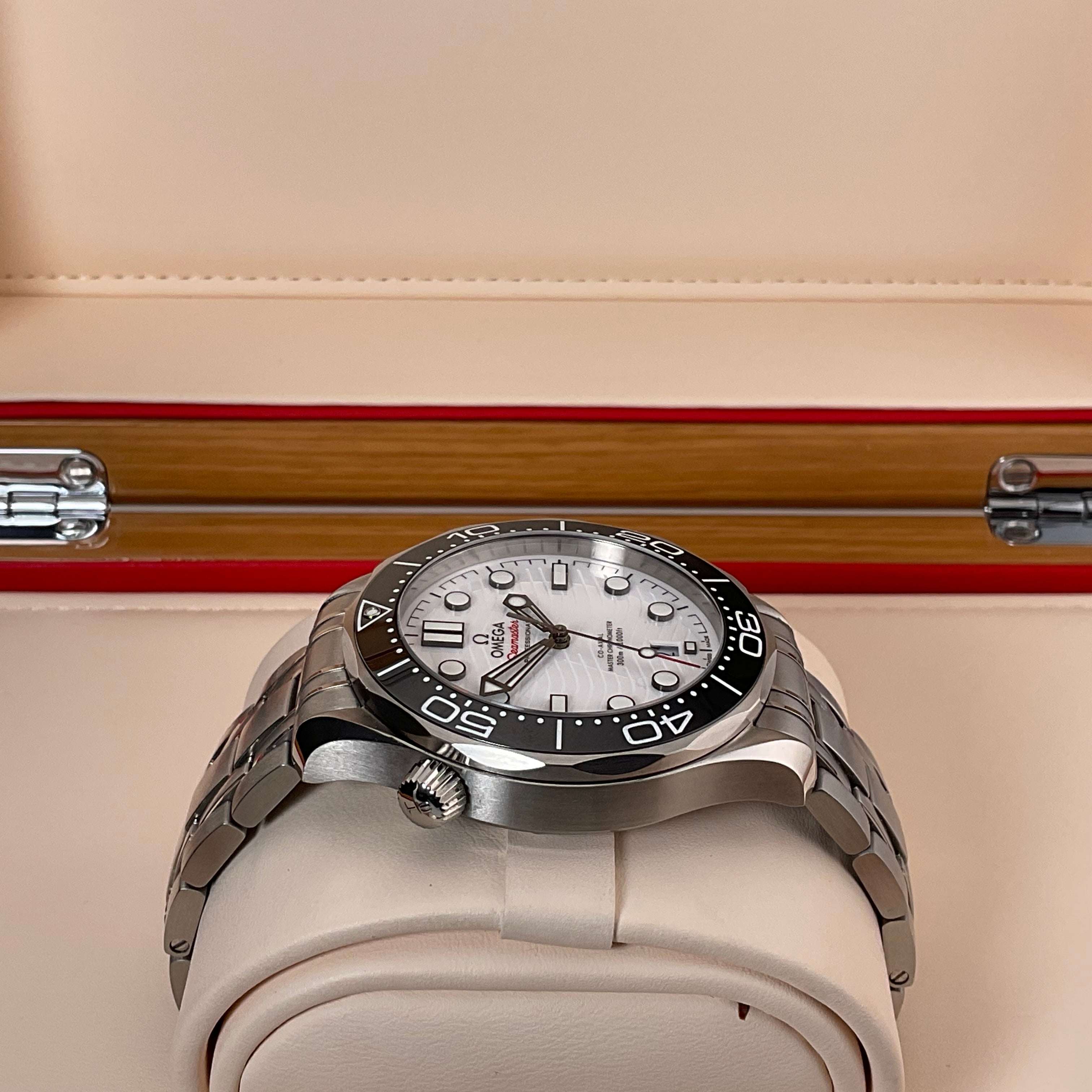 Omega Seamaster Diver 300m | 210.30.42.20.04.001 | 2025 | Full set