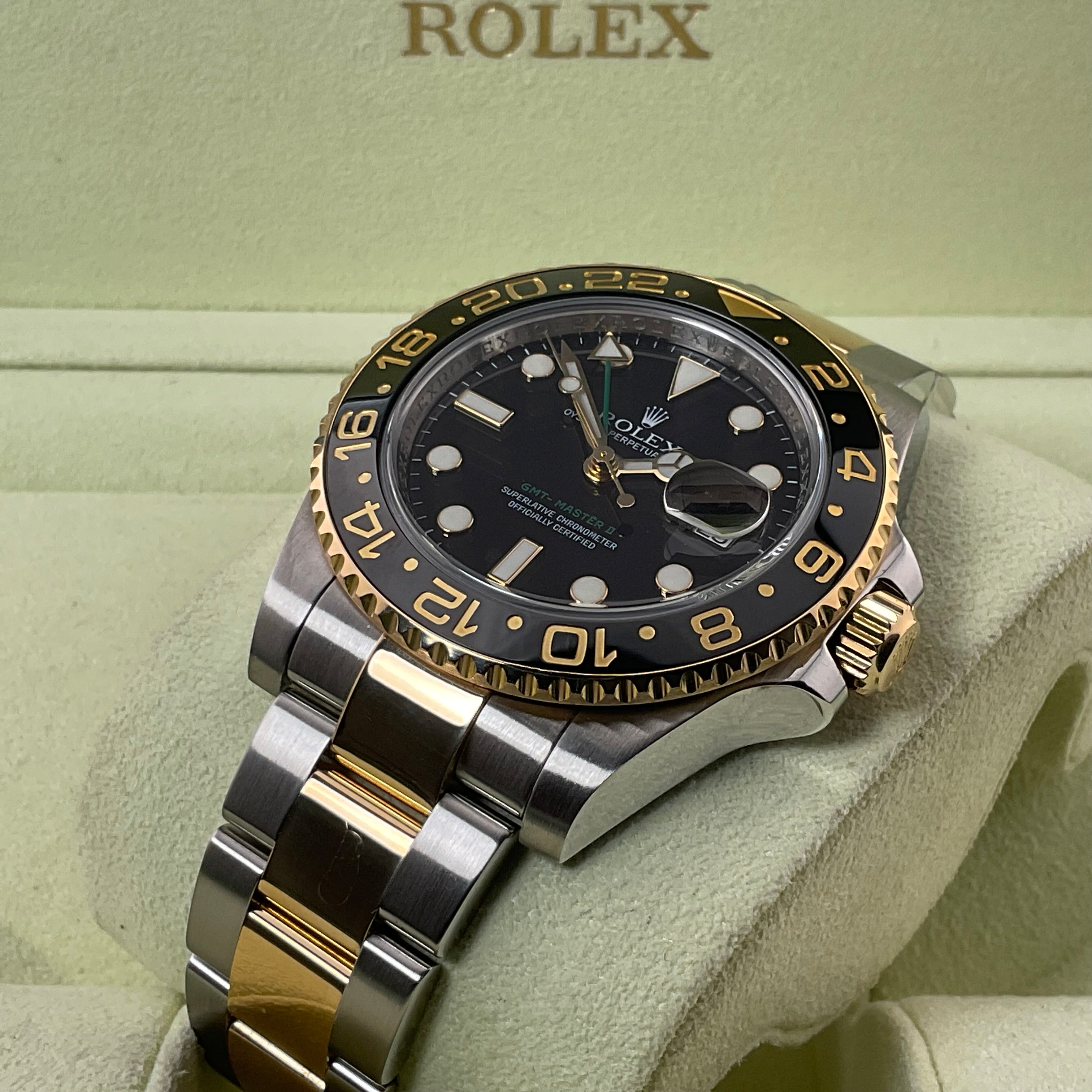Rolex GMT Master II | 116713LN | 2010 | Full Set