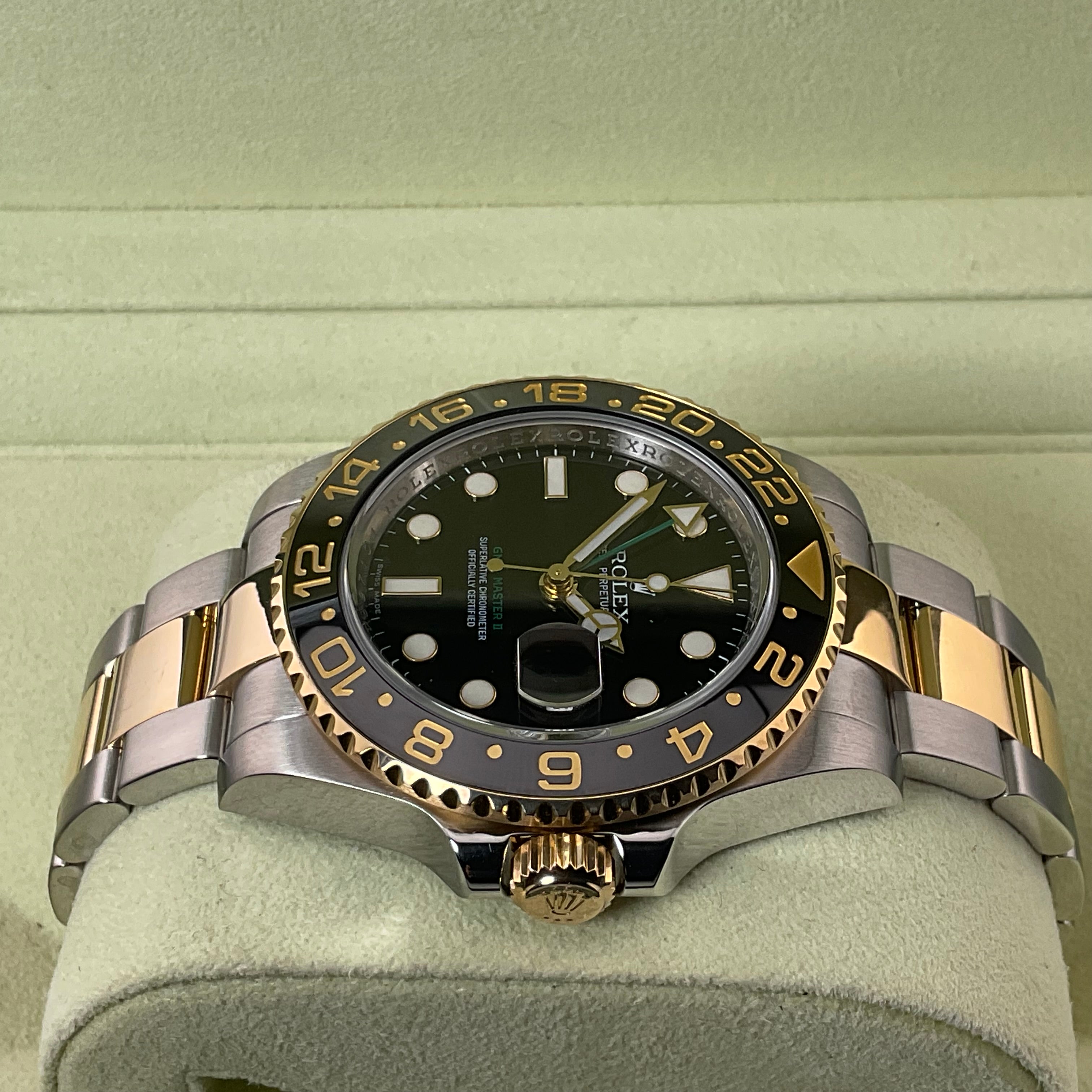 Rolex GMT Master II | 116713LN | 2010 | Full Set