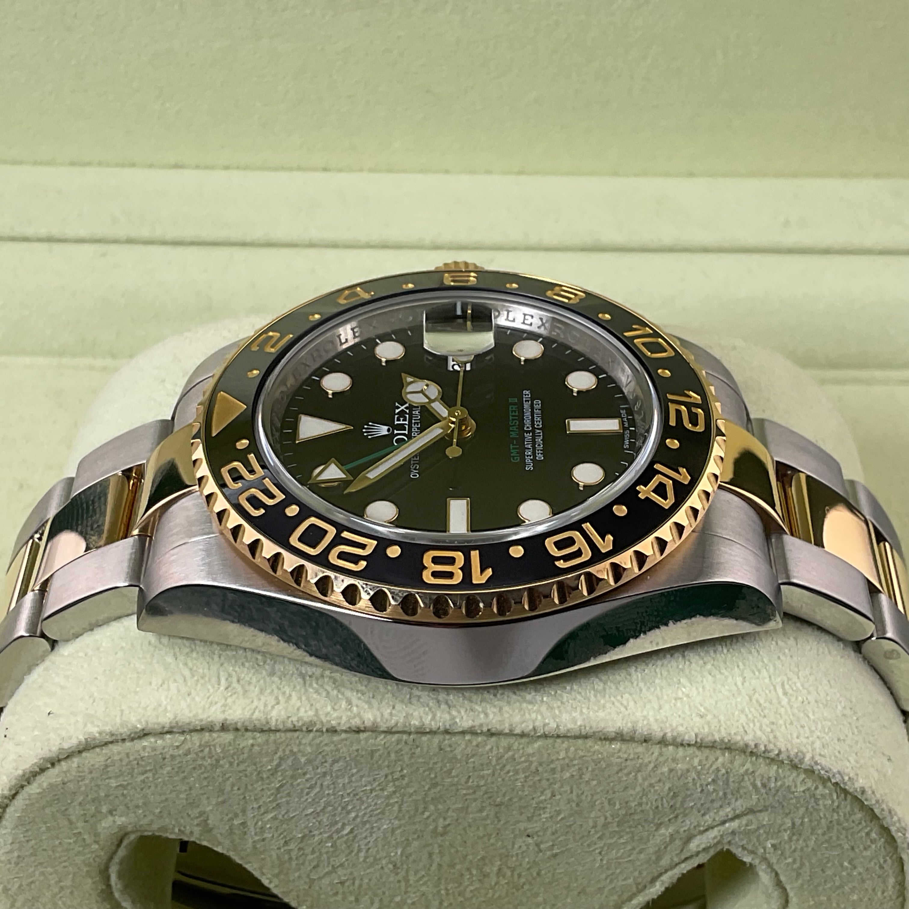 Rolex GMT Master II | 116713LN | 2010 | Full Set