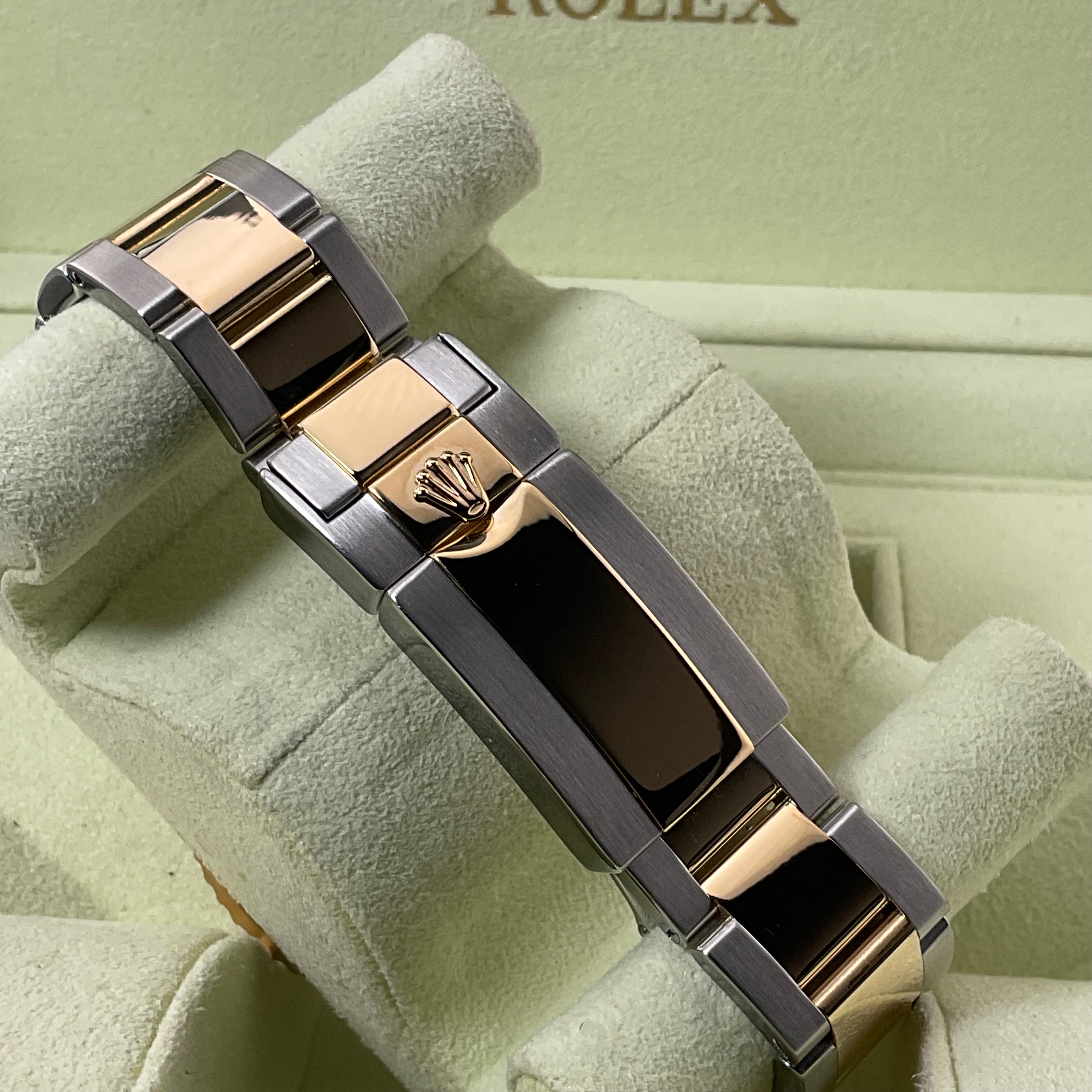 Rolex GMT Master II | 116713LN | 2010 | Full Set