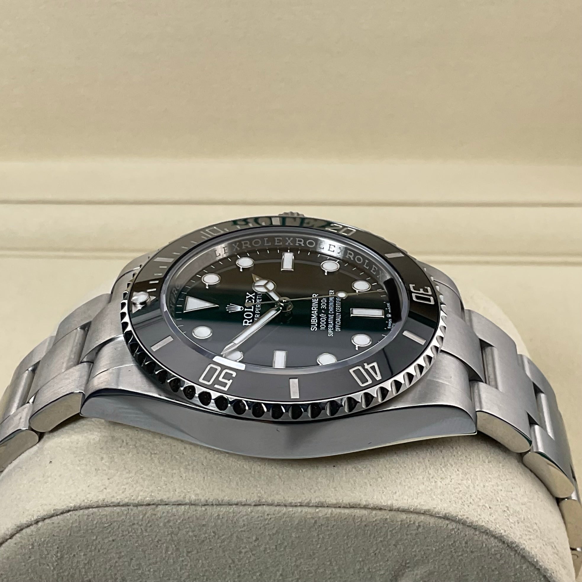 Rolex Submariner No Date | 124060 | 2025 | Full Set